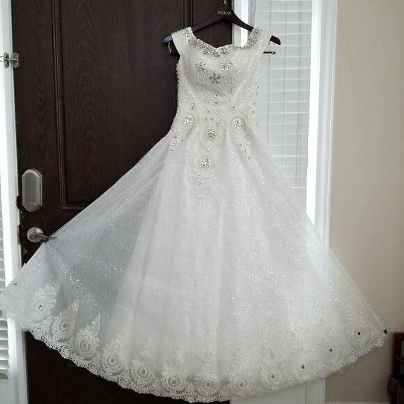 Wedding dress and accessories bundle - Picture 3 of 8